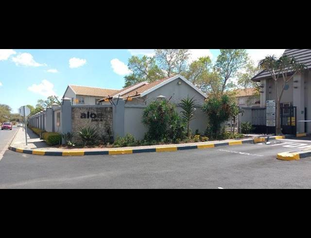 3 BEDROOM PROPERTY TO RENT IN GREENSTONE HILL